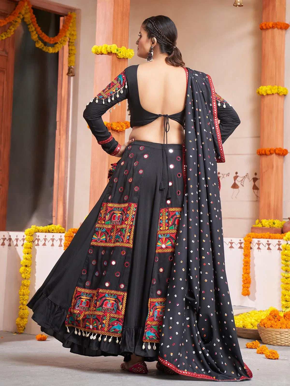 Amazon.com: Party Wear Lehenga Choli Indian Embroidered Designer Black  Green White Lengha Chunri New (Choice 1, 2 US XX-Small (Chest-34 waist-30))  : Clothing, Shoes & Jewelry