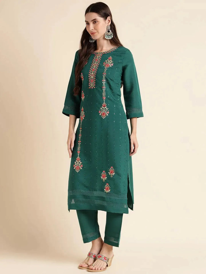 Green Embroidered cotton round Neck Women's kurta set with dupatta - VJV Now